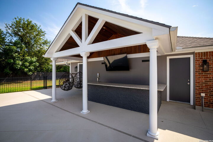 Property Photo:  195 Las Brisas Blvd  TX 78155 