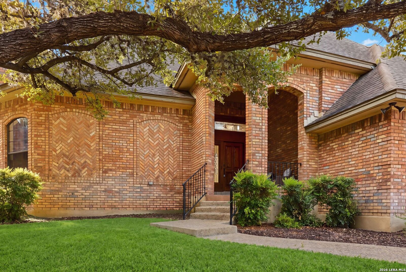 Property Photo: 2806 Squaw Creek Dr TX 78230