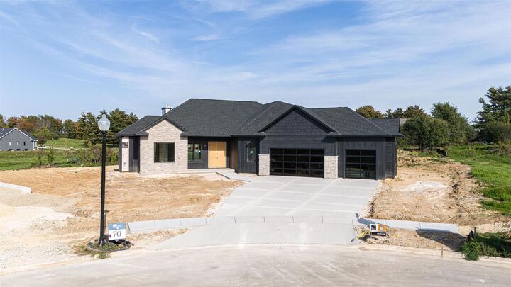 Property Photo: 2866 Oakridge Court WI 53545