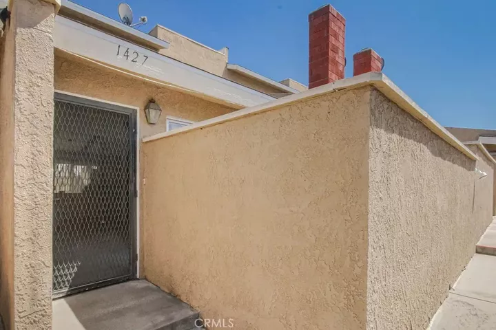 Property Photo:  1427 Hillandale  CA 90631 