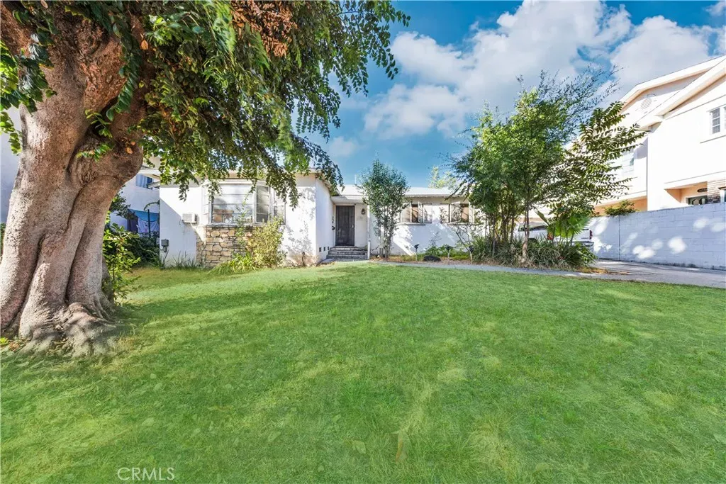 Property Photo:  1123 N Stoneman Avenue  CA 91801 