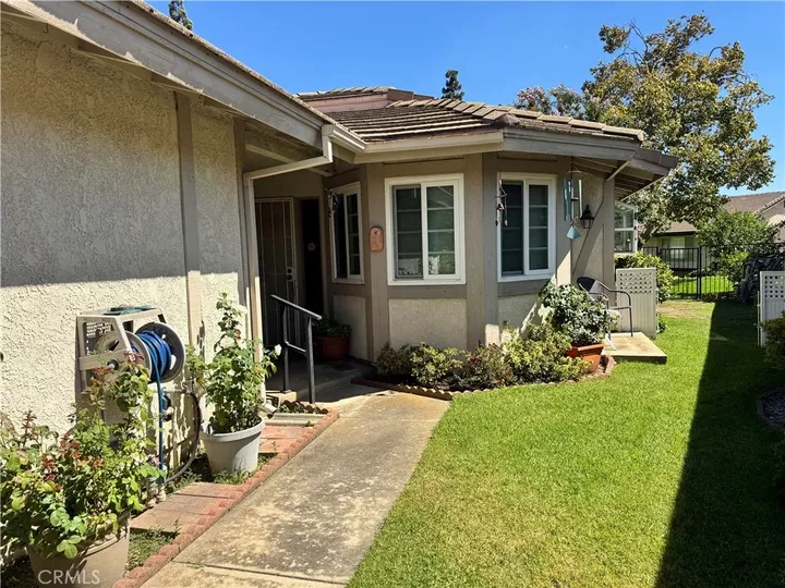 Property Photo:  1218 Tamarisk  CA 91784 