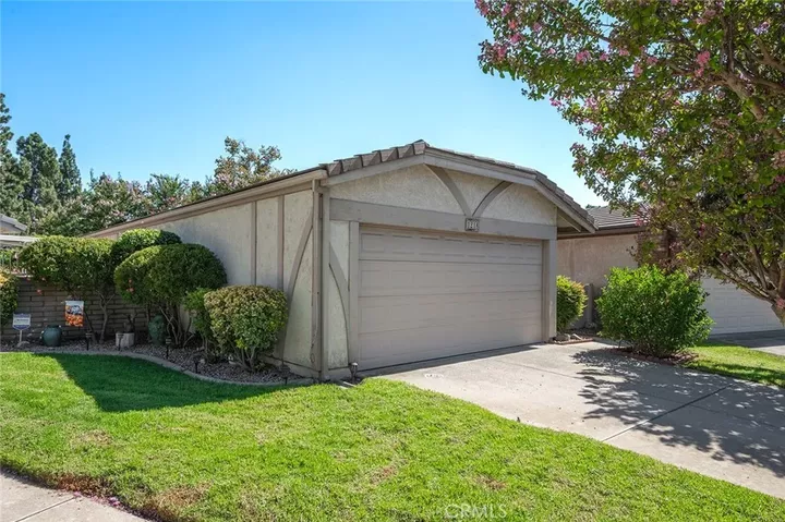 Property Photo:  1218 Tamarisk  CA 91784 