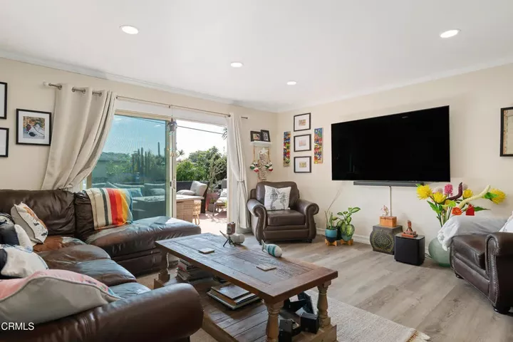 Property Photo:  2240 Crestmont Drive  CA 93003 