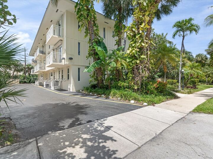 Property Photo:  255 Sunrise Dr 307  FL 33149 