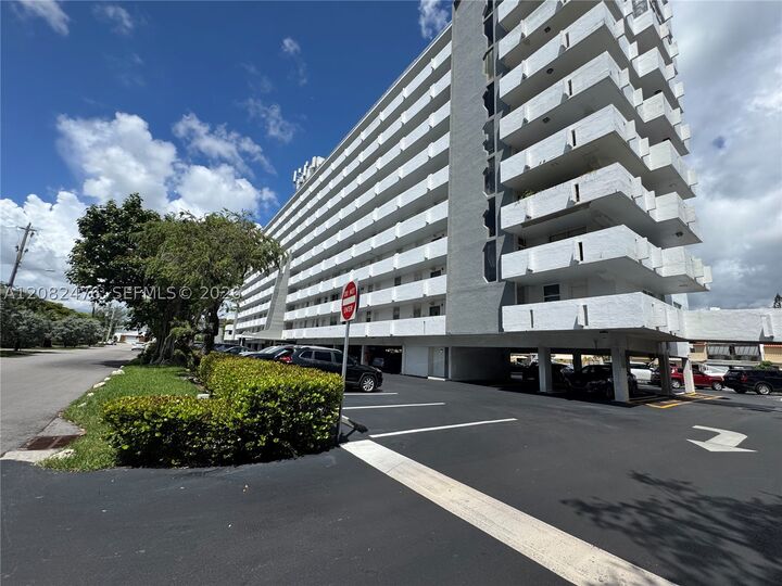 Property Photo:  3545 NE 166th St 703  FL 33160 