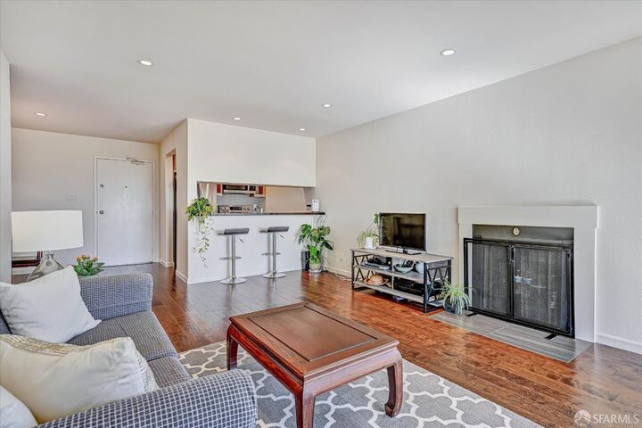 Property Photo:  65 Ora Way 101C  CA 94131 