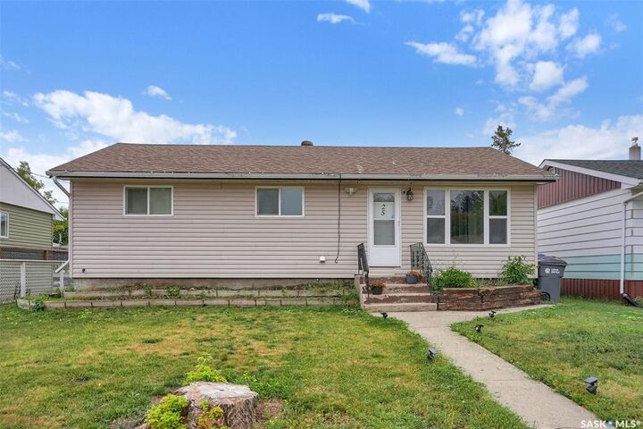 Property Photo:  25 Jarvis Street  SK S0G 4A0 