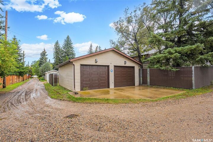 Property Photo:  630 Acadia Drive  SK S7H 3V9 