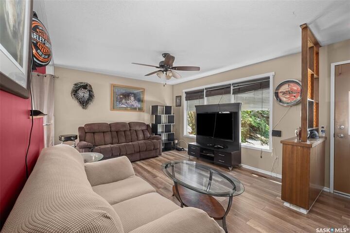 Property Photo:  204 2nd Avenue E  SK S0J 2E0 