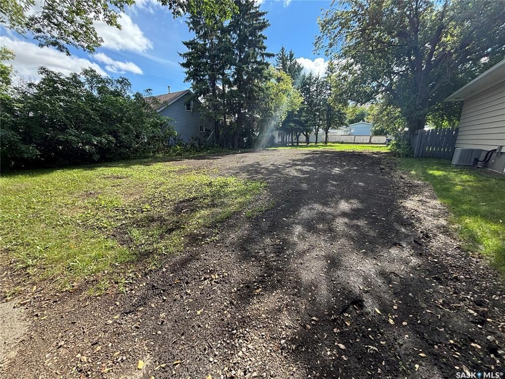 Property Photo:  203 Bemister Avenue W  SK S0E 1A0 