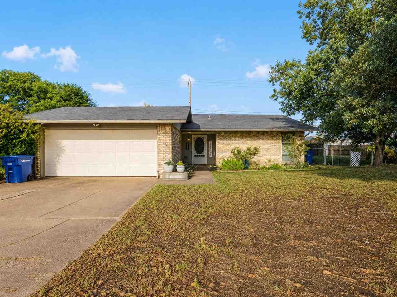 Property Photo: 2617 Park Circle OK 74075