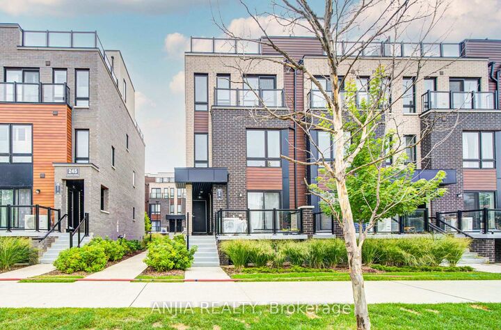 Property Photo:  235 McLevin Avenue 21  ON M1B 0E8 
