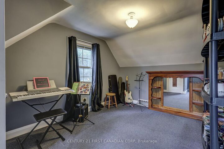 Property Photo:  59 South Street W  ON N5H 1R3 