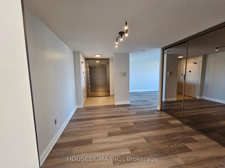 Property Photo:  55 Huntingdale Boulevard 1804  ON M1W 2N9 