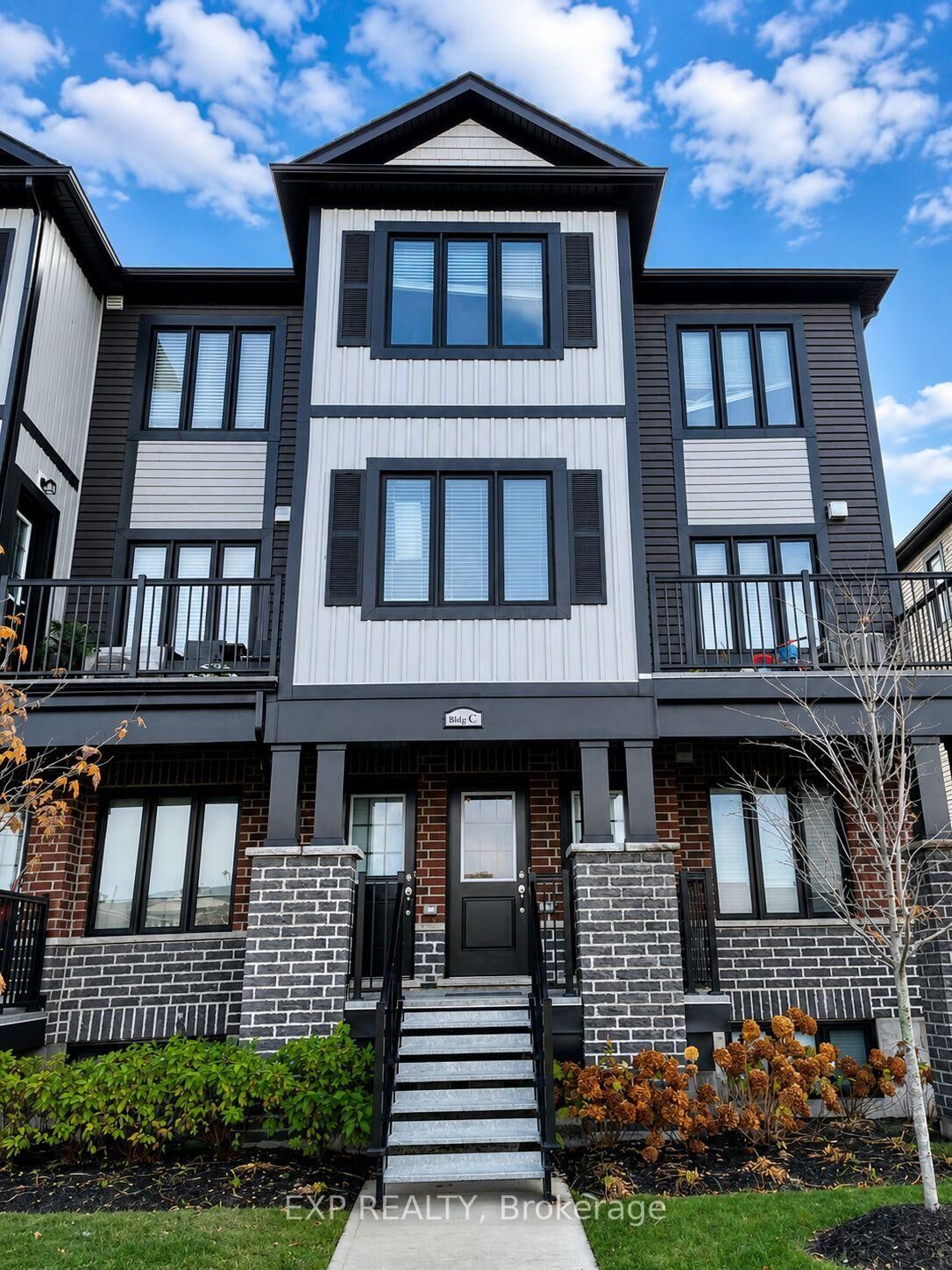 Property Photo:  160 Rochefort Street C14  ON N2R 0P5 