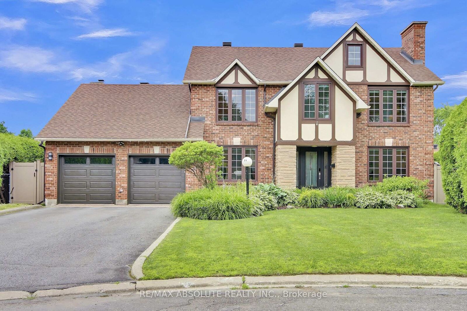 Property Photo:  11 Cobb Court  ON K2J 2K2 