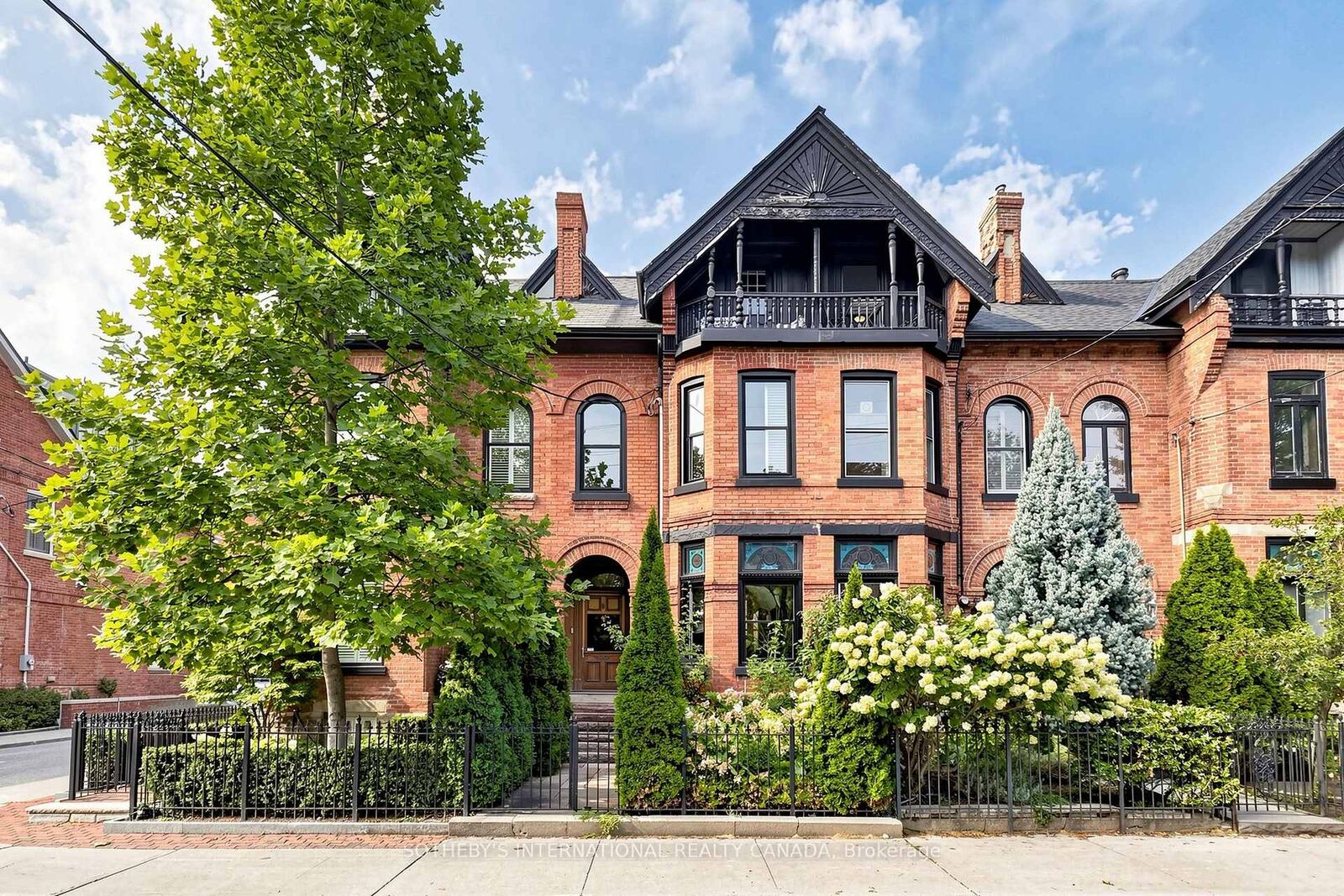 Property Photo: 328 Wellesley Street E ON M4X 1H3