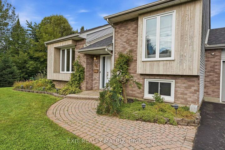 Property Photo: 44 Ste Therese Boulevard ON K0A 1W0