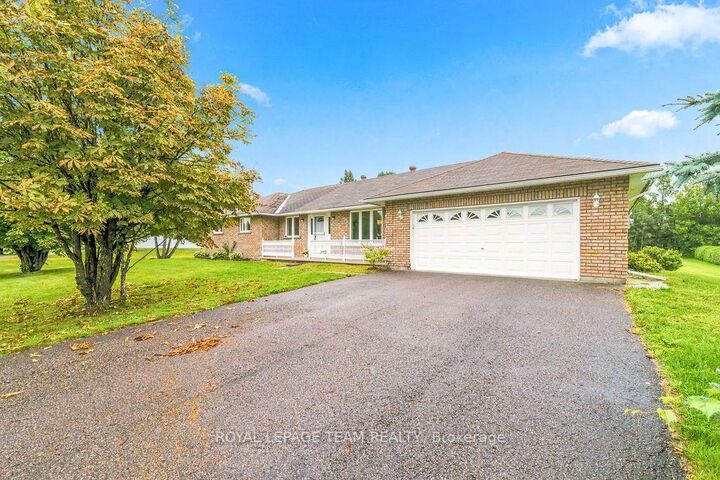 Property Photo:  13 Springfield Drive  ON K0J 1K0 