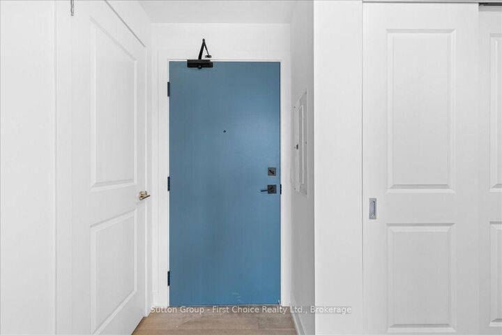 Property Photo:  1063 Douglas McCurdy Common Circle  ON L5L 3H9 