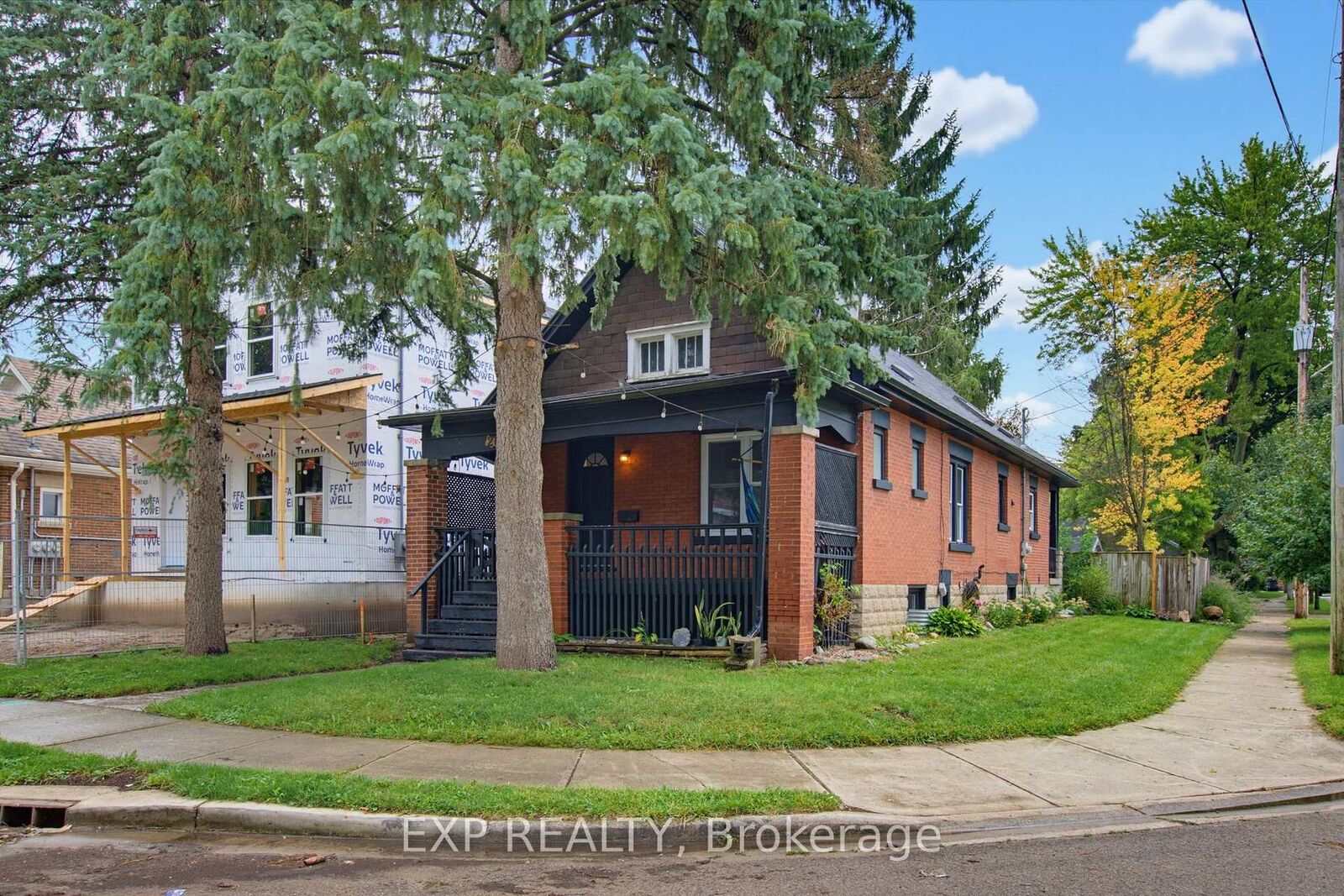 Property Photo:  20 Barrington Avenue  ON N6H 1J9 