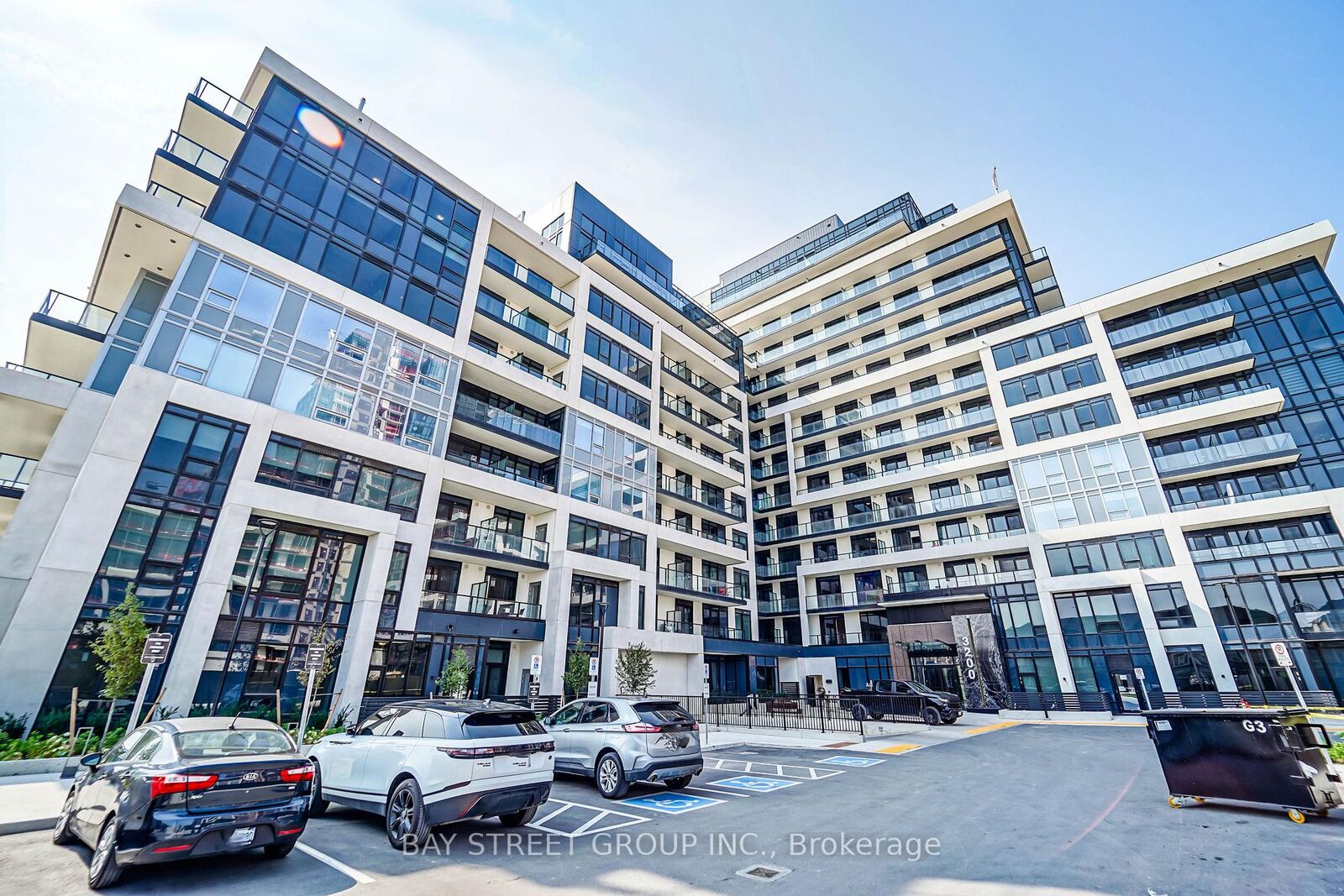 Property Photo:  3200 William Coltson Avenue 717  ON L6H 7W6 