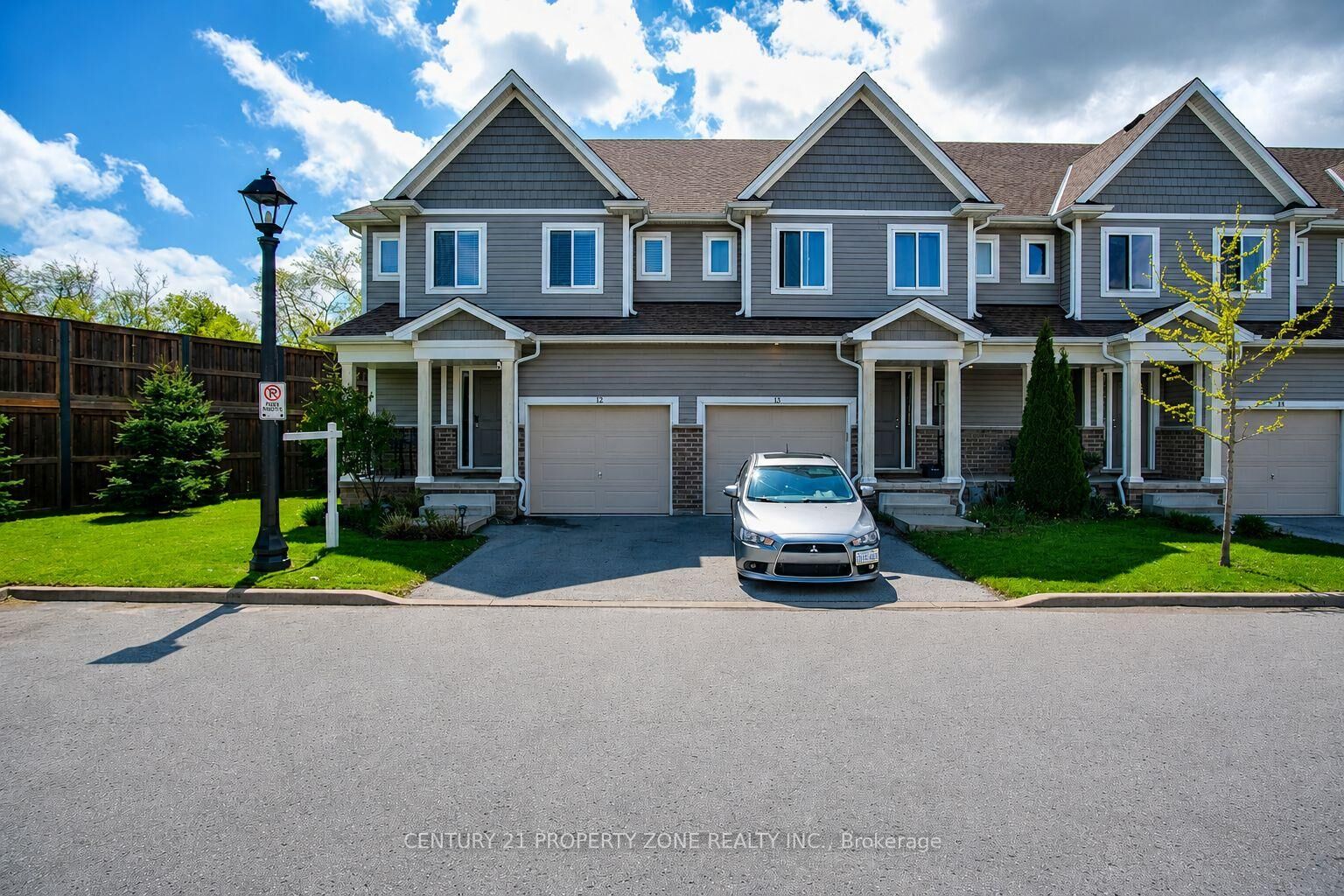 Property Photo:  60 Canterbury Drive 12  ON L2P 0E7 