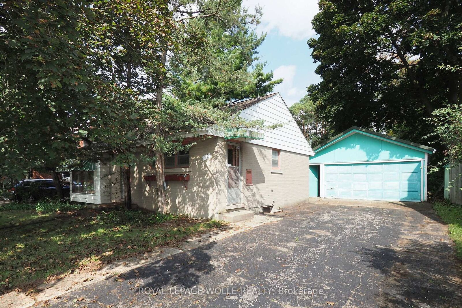 Property Photo:  12 Oakwood Avenue  ON N2H 6G9 