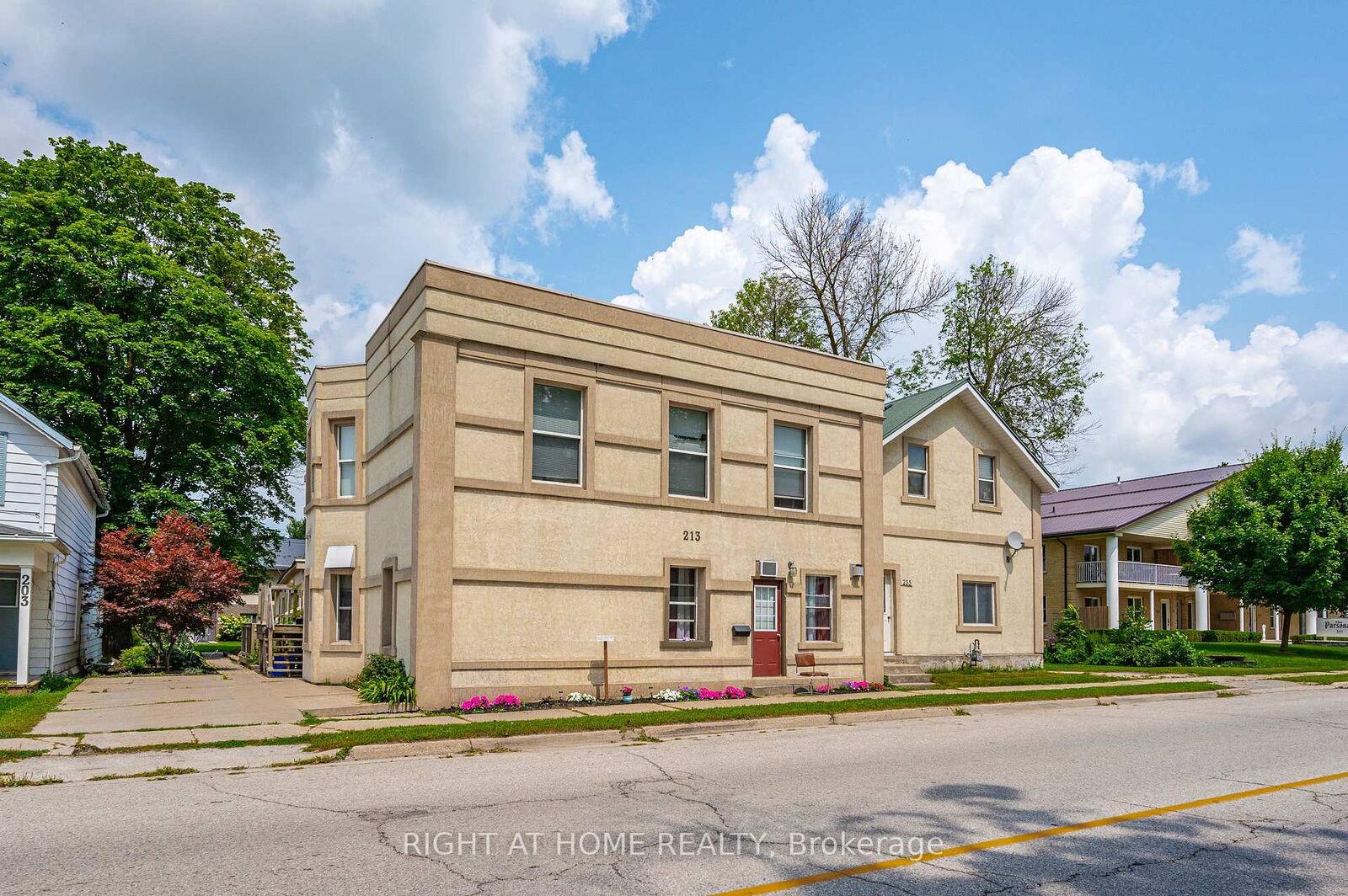 Property Photo:  213 Main Street E  ON N0G 2P0 