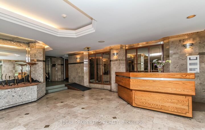 Property Photo:  2759 Carousel Crescent 1701  ON K1T 2N5 