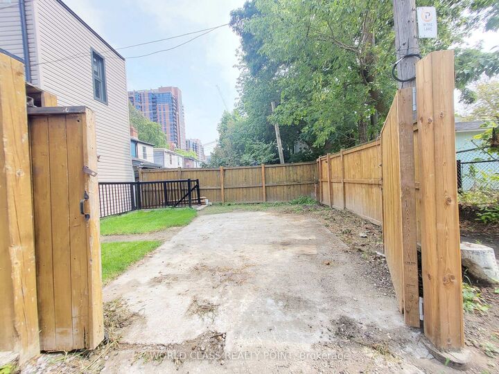 Property Photo:  49 Vine Avenue Main  ON M6P 1V6 