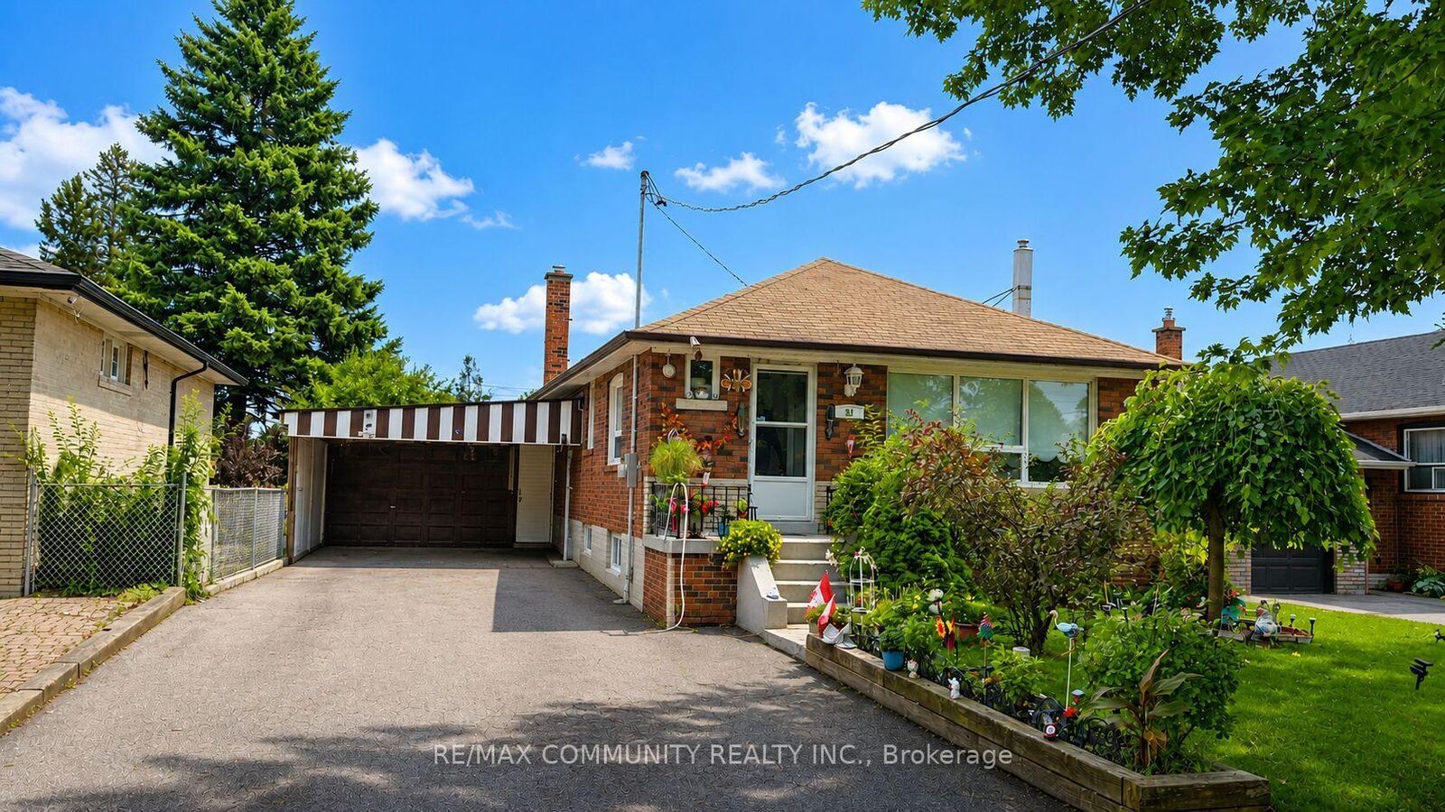 Property Photo:  51 Sharbot Avenue Bsmt  ON M1H 1Z2 