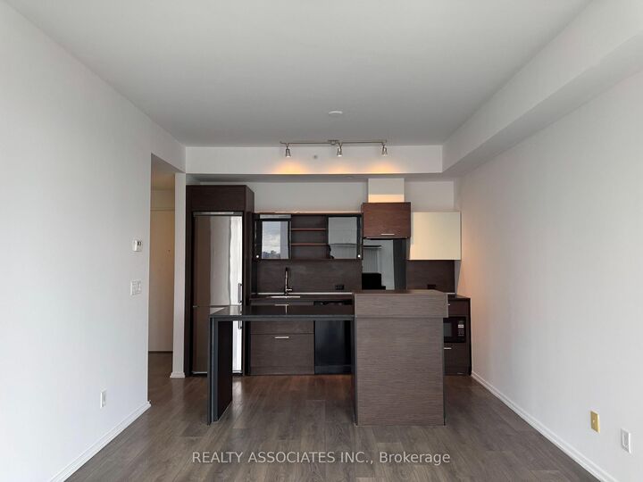 Property Photo:  75 St Nicholas Street 2105  ON M4Y 0A5 