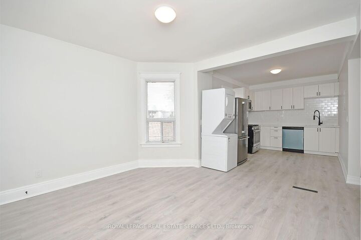 Property Photo:  47 Emerald Street N  ON L8L 5K2 