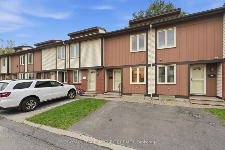 Property Photo:  811 Connaught Avenue 54  ON K2B 8K3 
