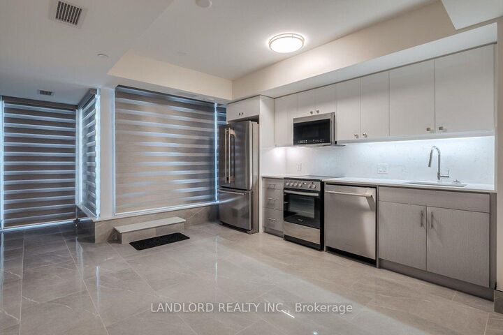 Property Photo:  2 Manderley Drive 704  ON M1N 0C7 