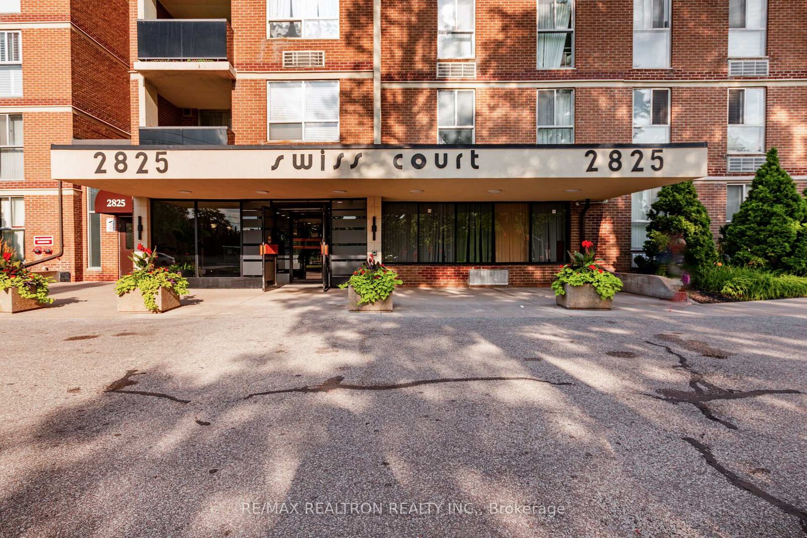 Property Photo:  2825 Islington Avenue 815  ON M9L 2K1 