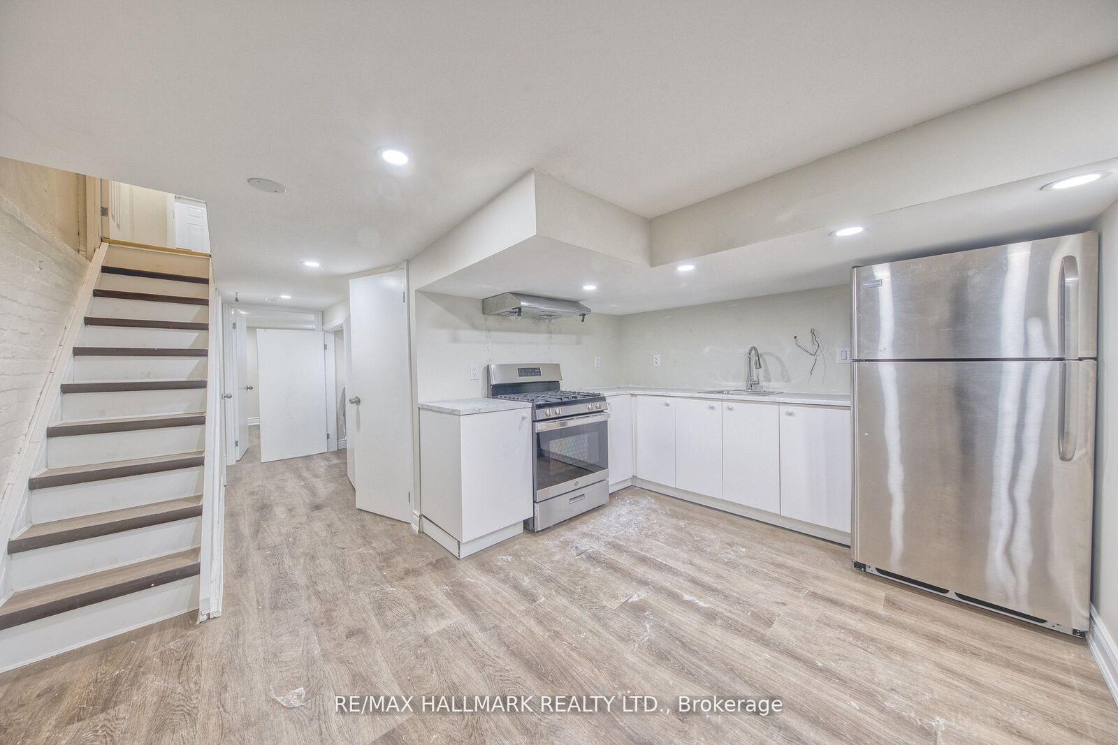 Property Photo:  46 Springhurst Avenue Bsmt  ON M6K 1B6 