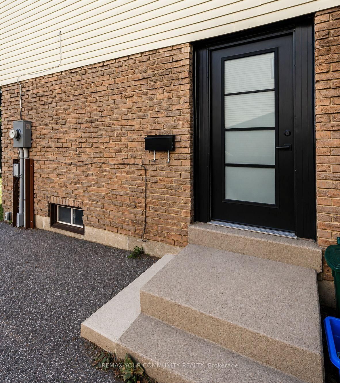 Property Photo: 1319 Fenelon Crescent ON L1J 6G2