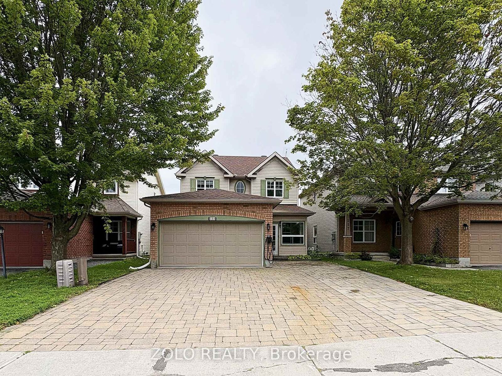 Property Photo:  255 Stoneway Drive  ON K2G 6E9 