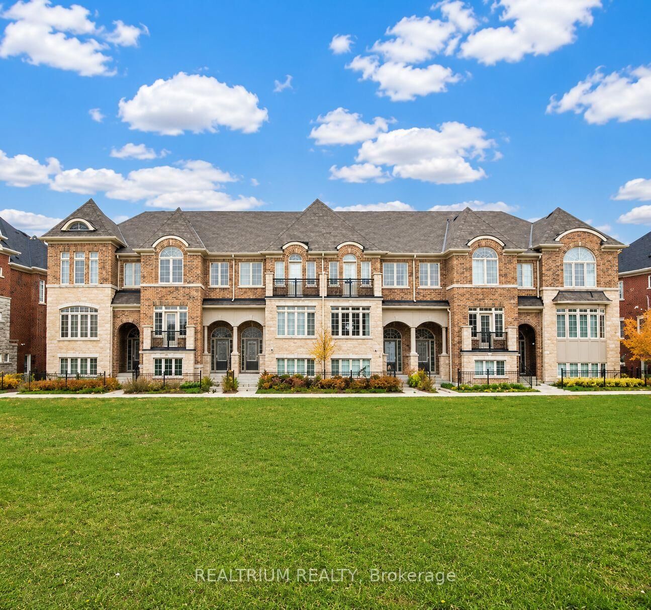 Property Photo:  235 Dundas Way  ON L6E 0P8 