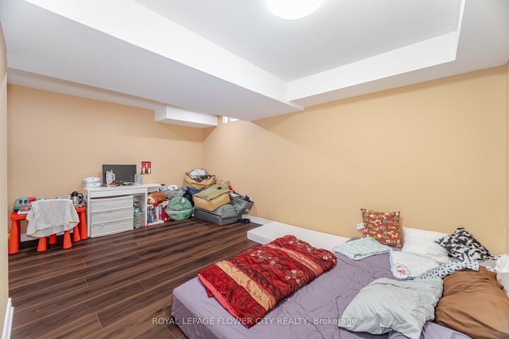 Property Photo:  68 Denton Circle  ON L6A 2N4 