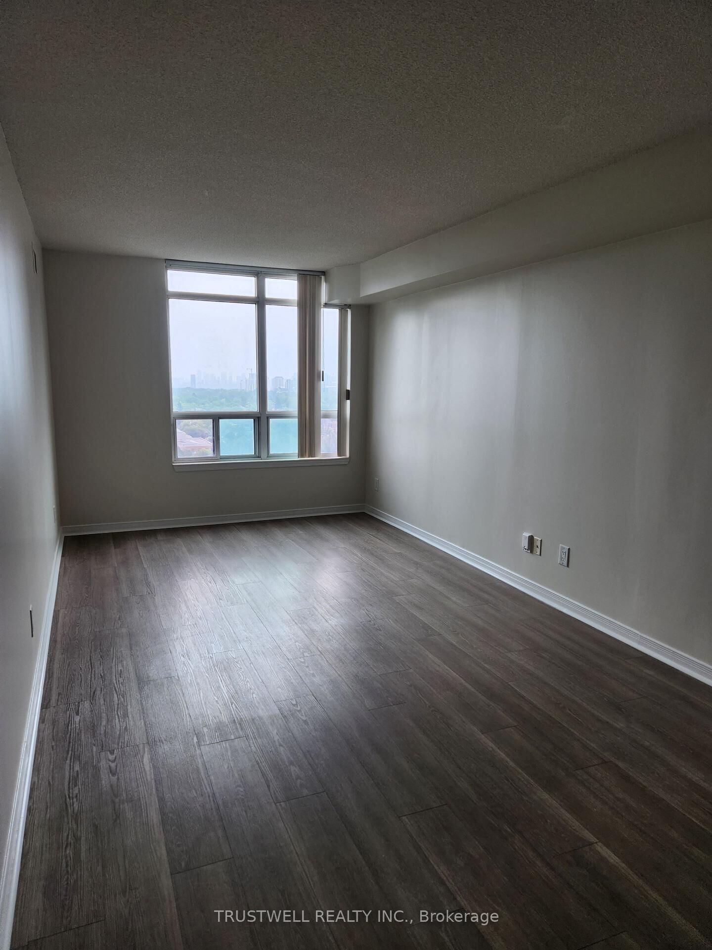 Property Photo:  8 Hillcrest Avenue 1508  ON M2N 6Y6 