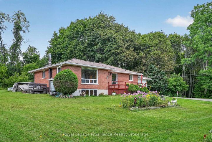 Property Photo:  70 Simpson Street  ON K0K 1H0 
