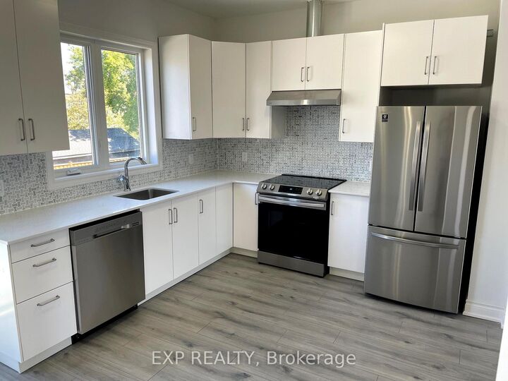 Property Photo:  17 East Street 5  ON L2R 3Y9 