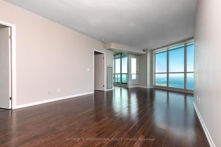 Property Photo:  215 Fort York Boulevard 2904  ON M5V 4A2 