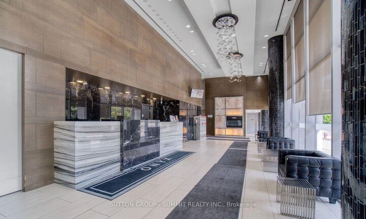 Property Photo:  223 Webb Drive 2512  ON L5B 0E8 