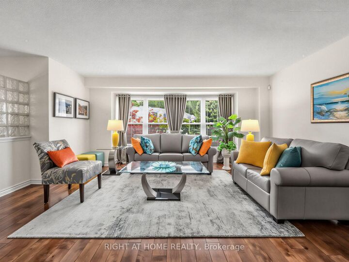 Property Photo: 25 Tamarack Circle 25 ON M9P 3T9