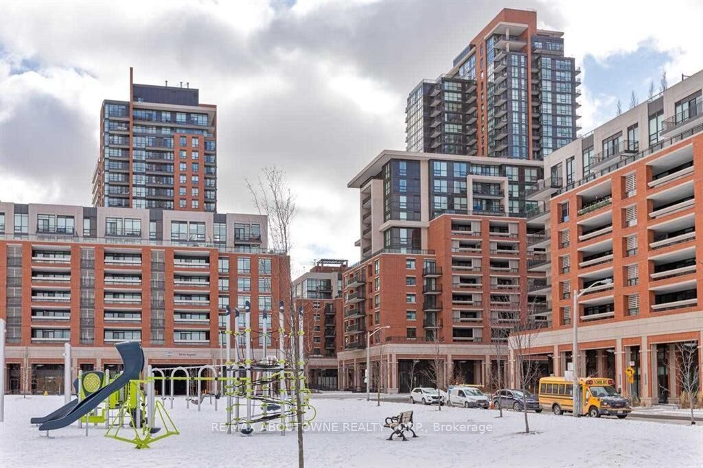 Property Photo:  830 Lawrence Avenue W 722  ON M6A 0B6 